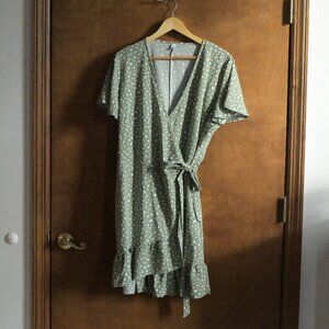 Beautiful Sage Green Wrap Dress. Women's XL.